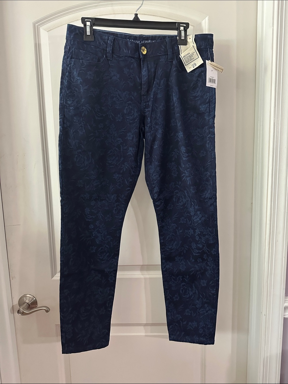 NWT Banana Republic Dark Navy Floral Skinny Jeans Size 29